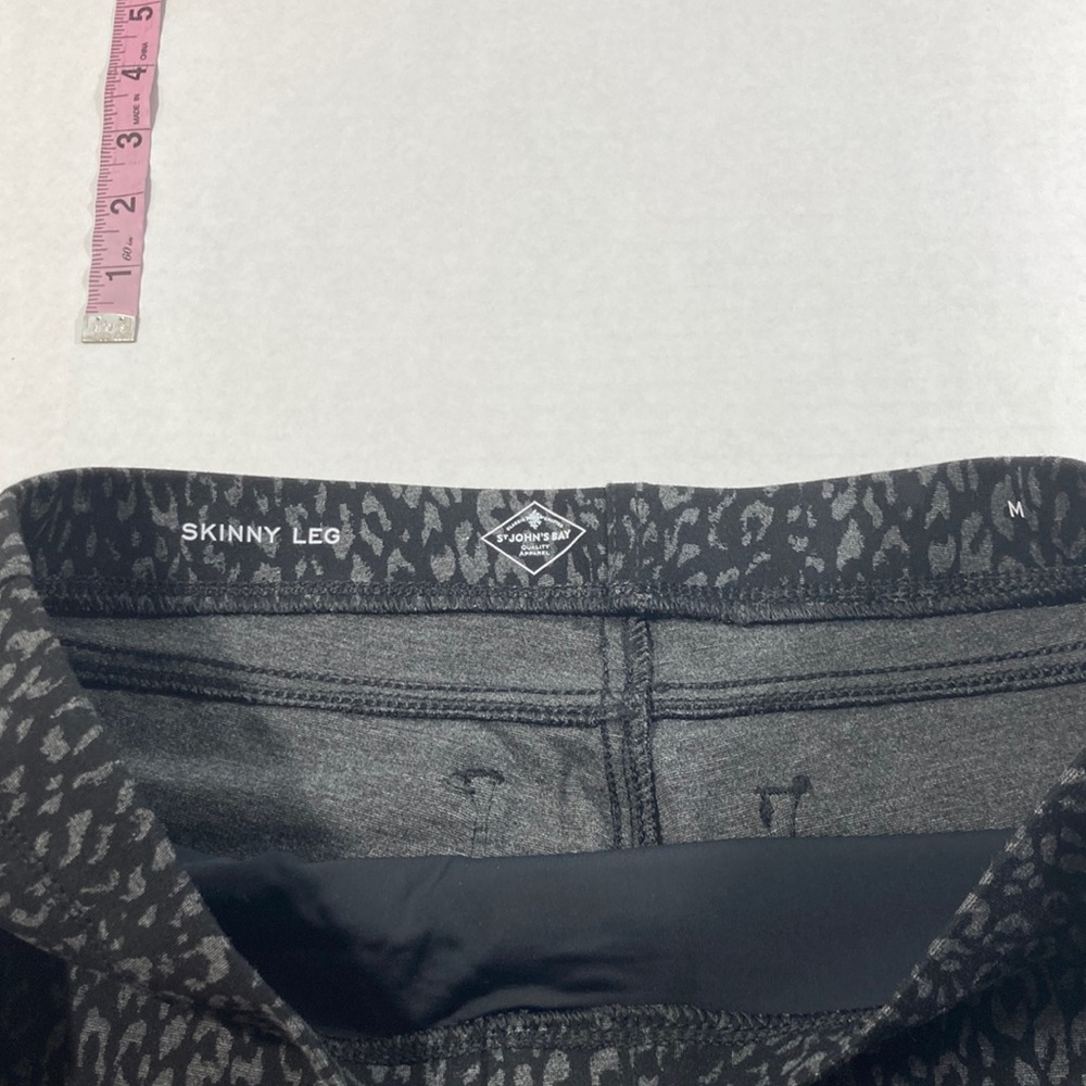 ✨ St. John’s Bay Animal Print Pull-On Pants ✨ - Picture 11 of 15